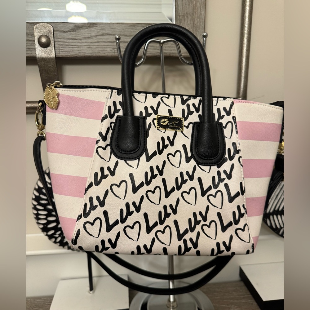 Betsey Johnson small crossbody
